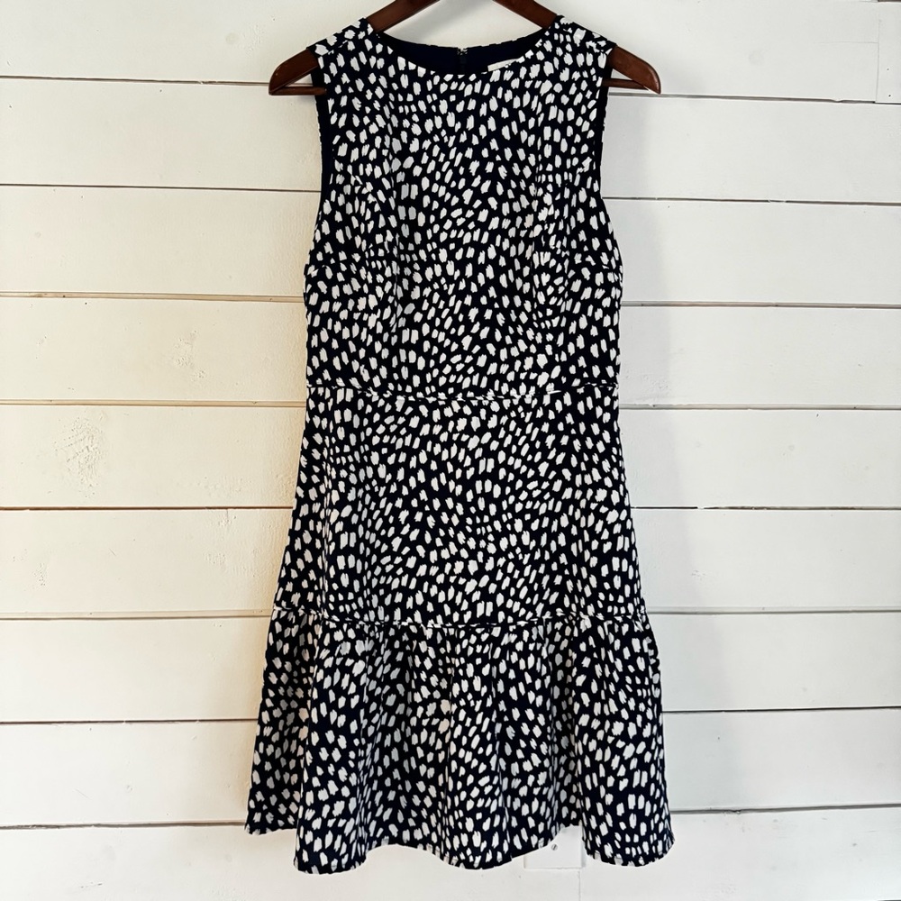 Vineyard Vines Painted Dots Sleeveless Dress. Size: 2 - Picture 4 of 12